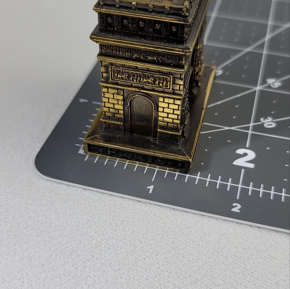 Arc De Triomphe Paris France Souvenir Metal Paperweight - Picture 9 of 12